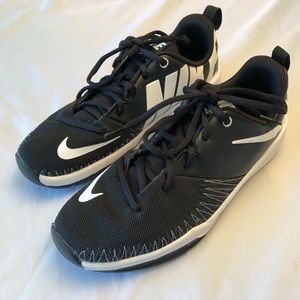 NICE Boys Nike tennis shoes size 6y like new